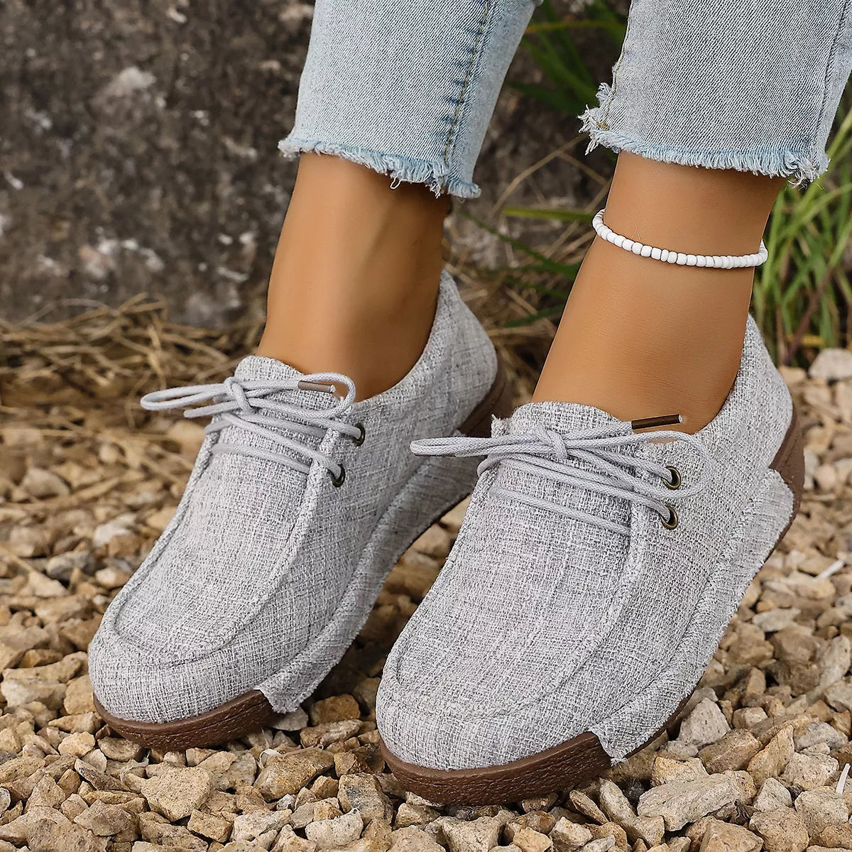 Round ToeLace-Up Sneakers