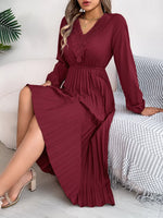 Lace Detail V-Neck Pleated Dress
