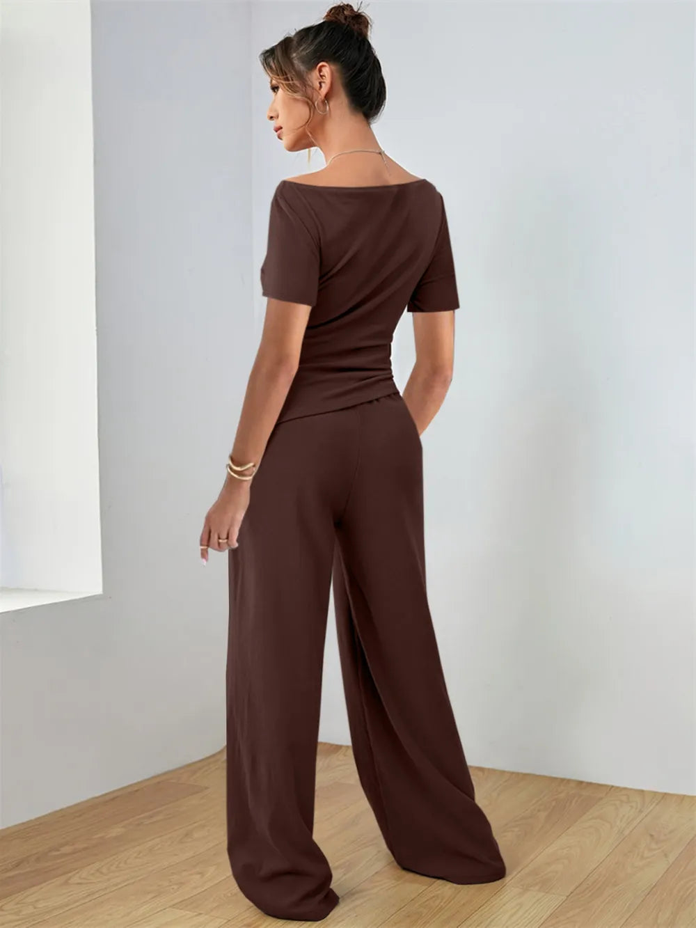 Round Neck Short Sleeve T-Shirt and Pants Set