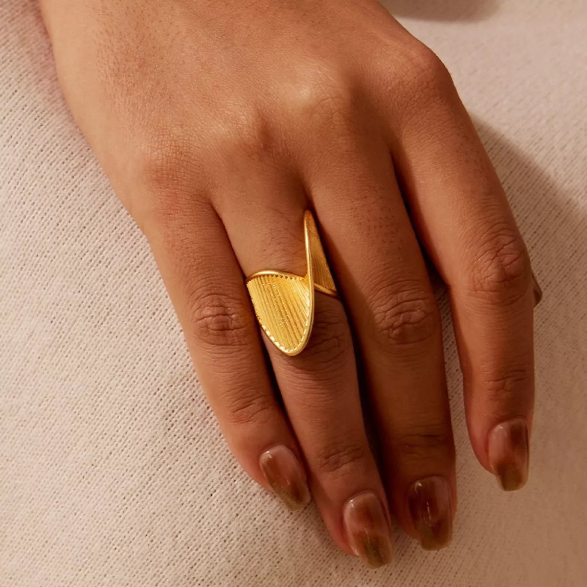 Irregular Twisted Texture Ring