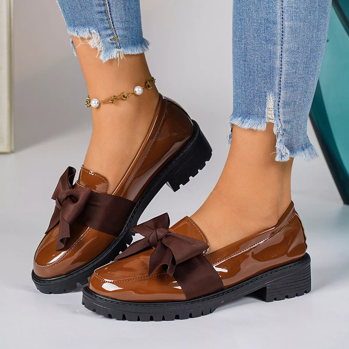 Bow Round Toe Loafers