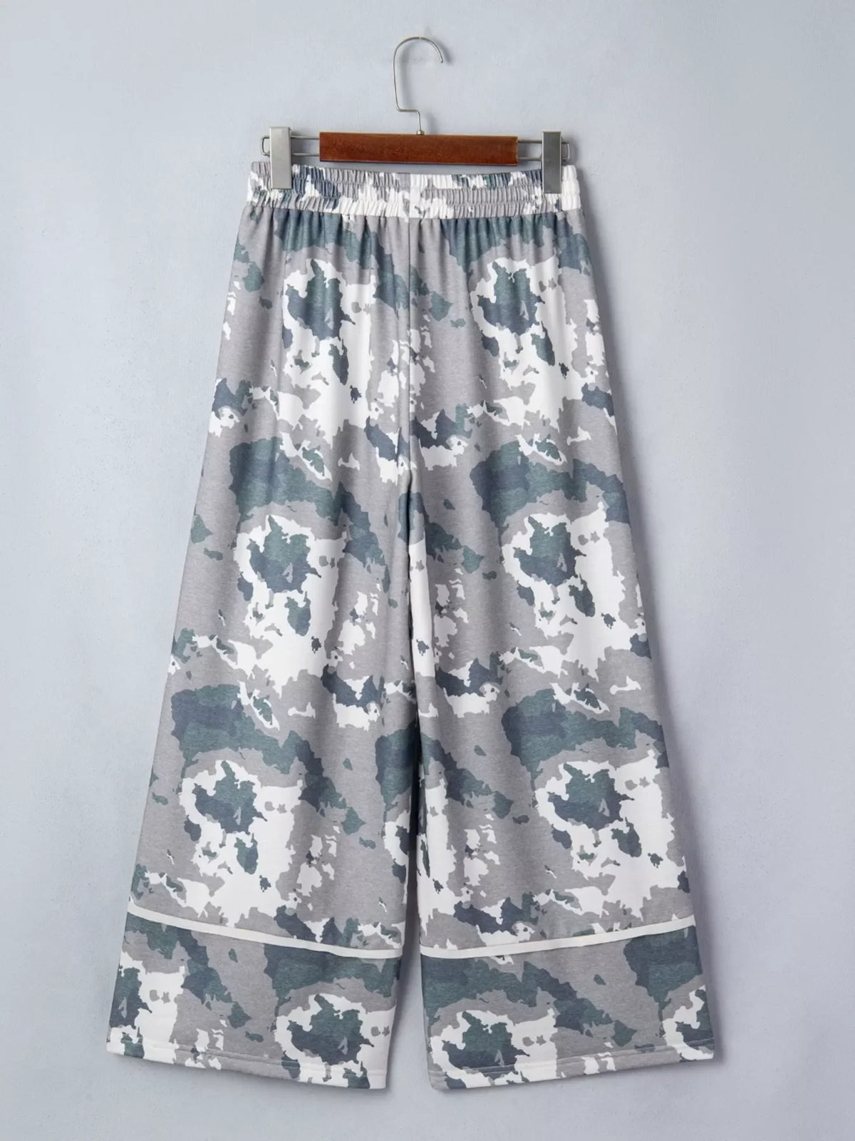 Camouflage Print Contrast Lace-up Raw Edge Pocketed Loose Pants