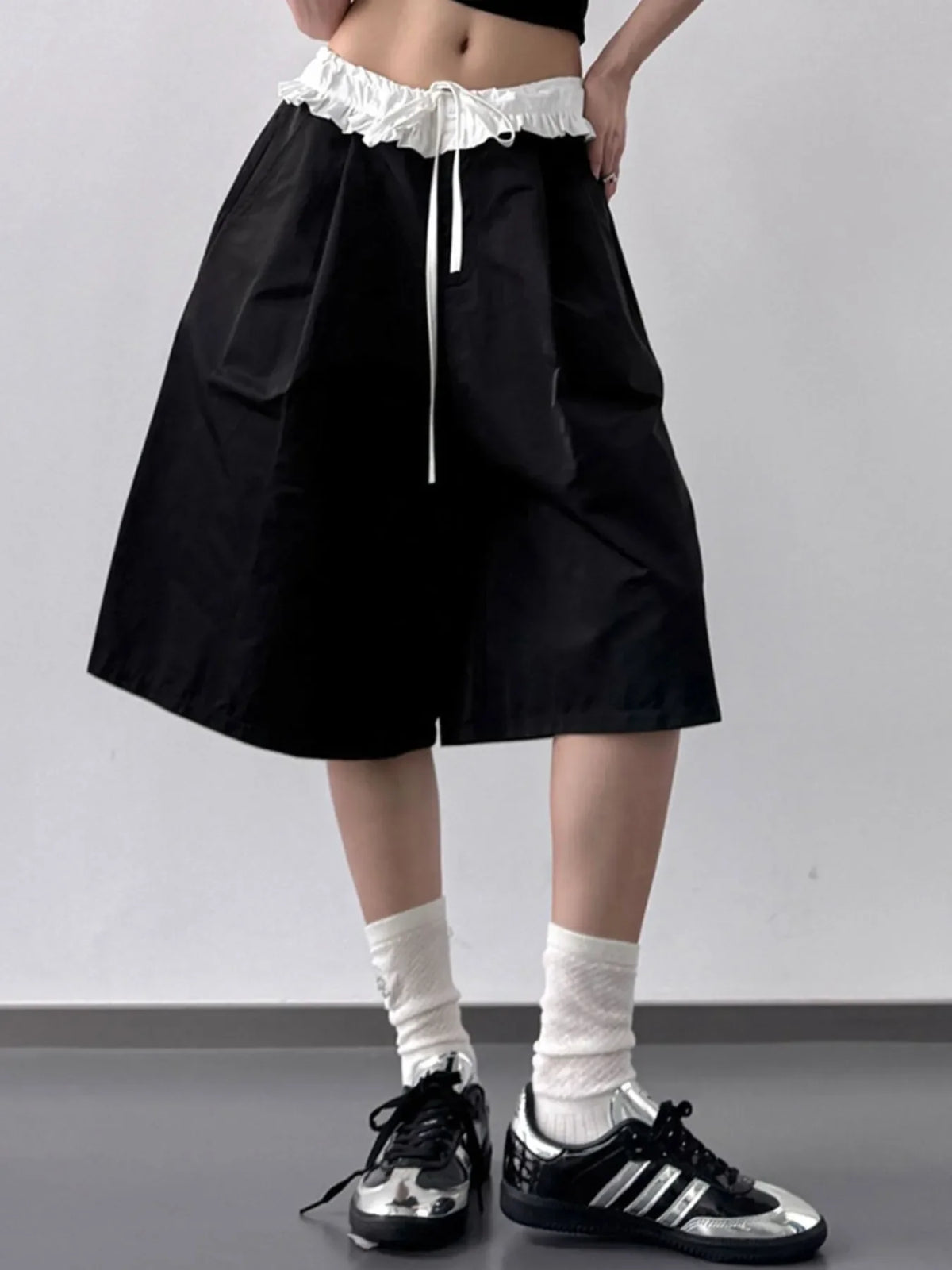 Contrast Waistband Wide-Leg Shorts