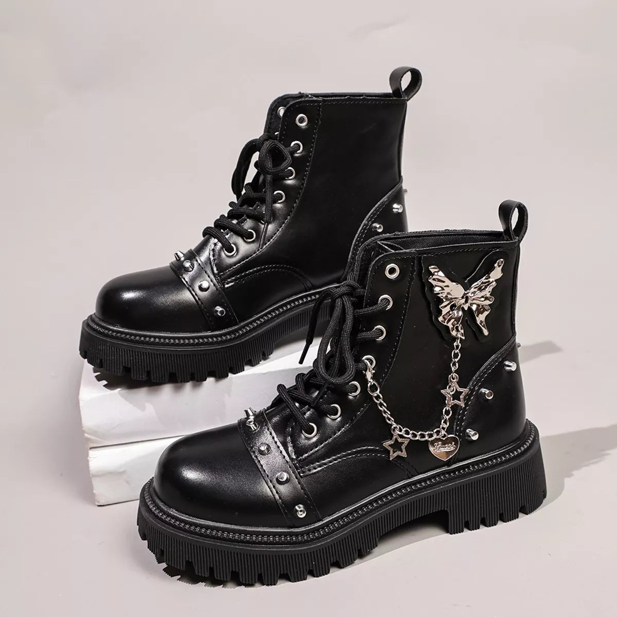 Round Toe Lace Up Boots