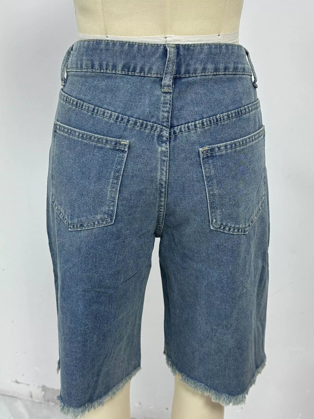 Frayed Hem Relaxed Fit Denim Shorts