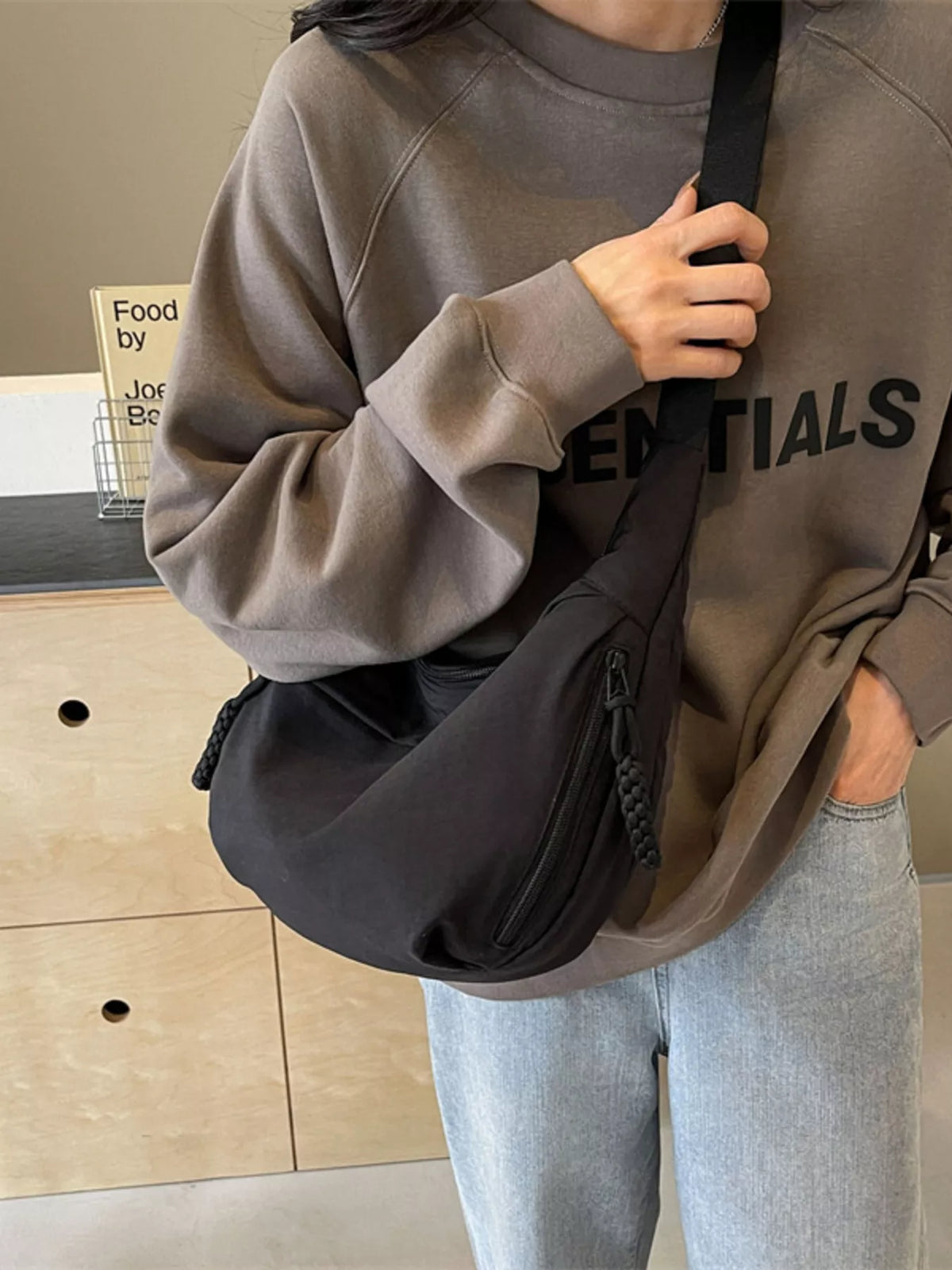Casual Solid Color Lightweight Crossbody Bag