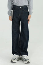 Mid Rise Jeans with Pockets