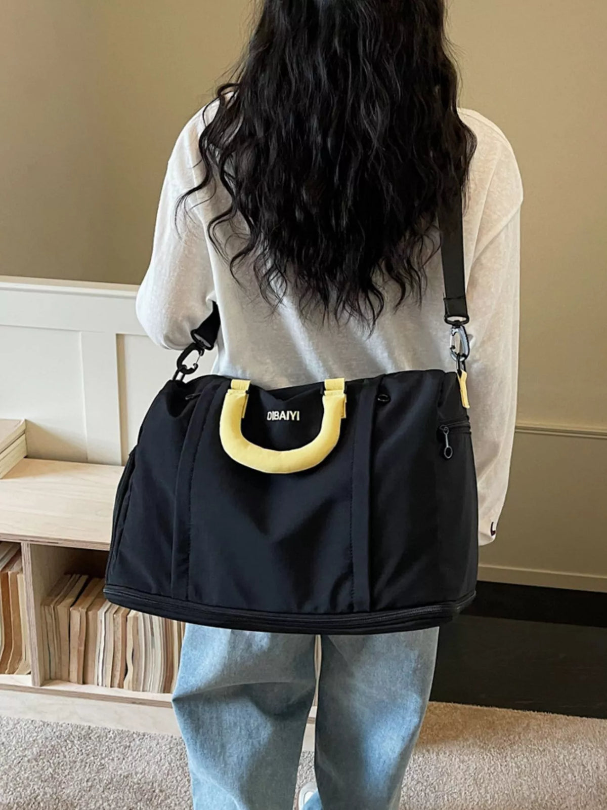 Durable Travel Duffel Bag with Comfortable Contrast Handle