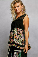 POL Lace Detail Floral V-Neck Tank