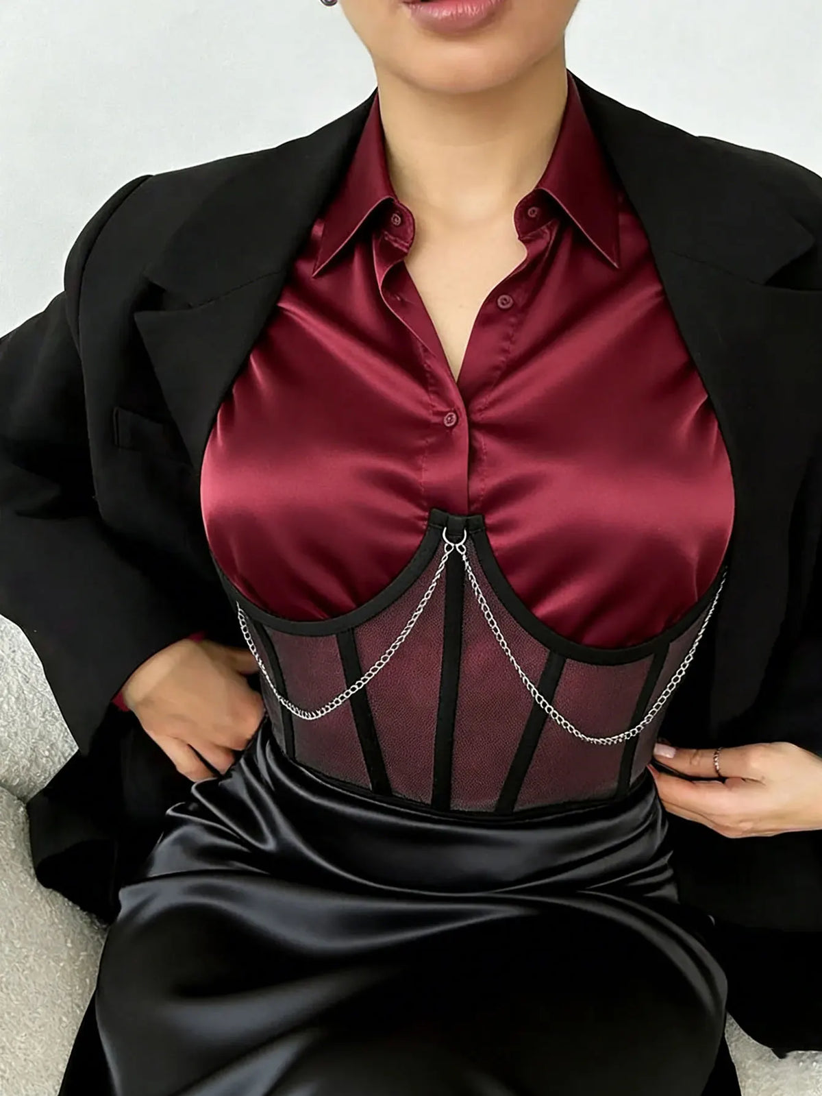 Women's commuting outerwear chain vest with waist-cinching, bustier, underwire, fishbone, slimming waist belt, fashionable outfi