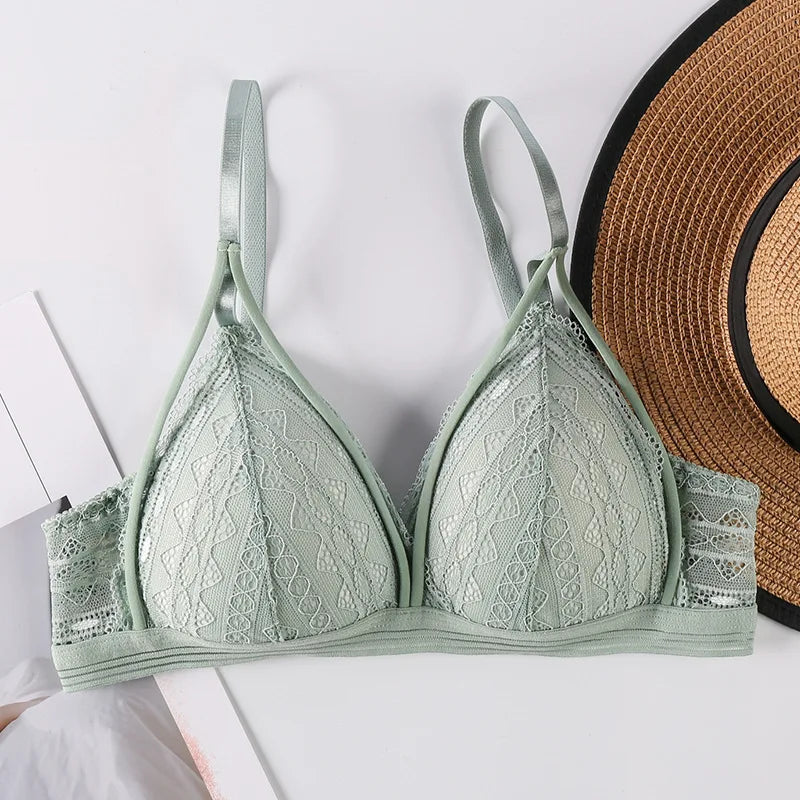 Floral Lace Bra Push-Up Bra For Women Lace Bralette Female Sexy Lingerie V-Neck Brassiere Wire Free Light Pads Underwear