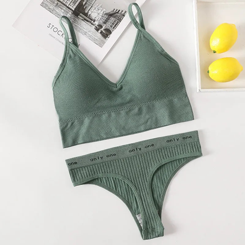 Women Seamless Bra Panties Set Sexy Thongs Sports Bra Crop Top Female Sexy Lingerie Set Fitness Stretchy Underwear Set