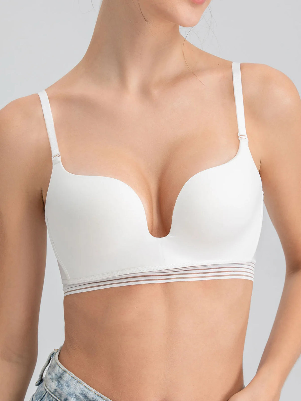 Sexy French lingerie for women without steel rings Push-up bra with a U-back design for enhanced support and an open-back