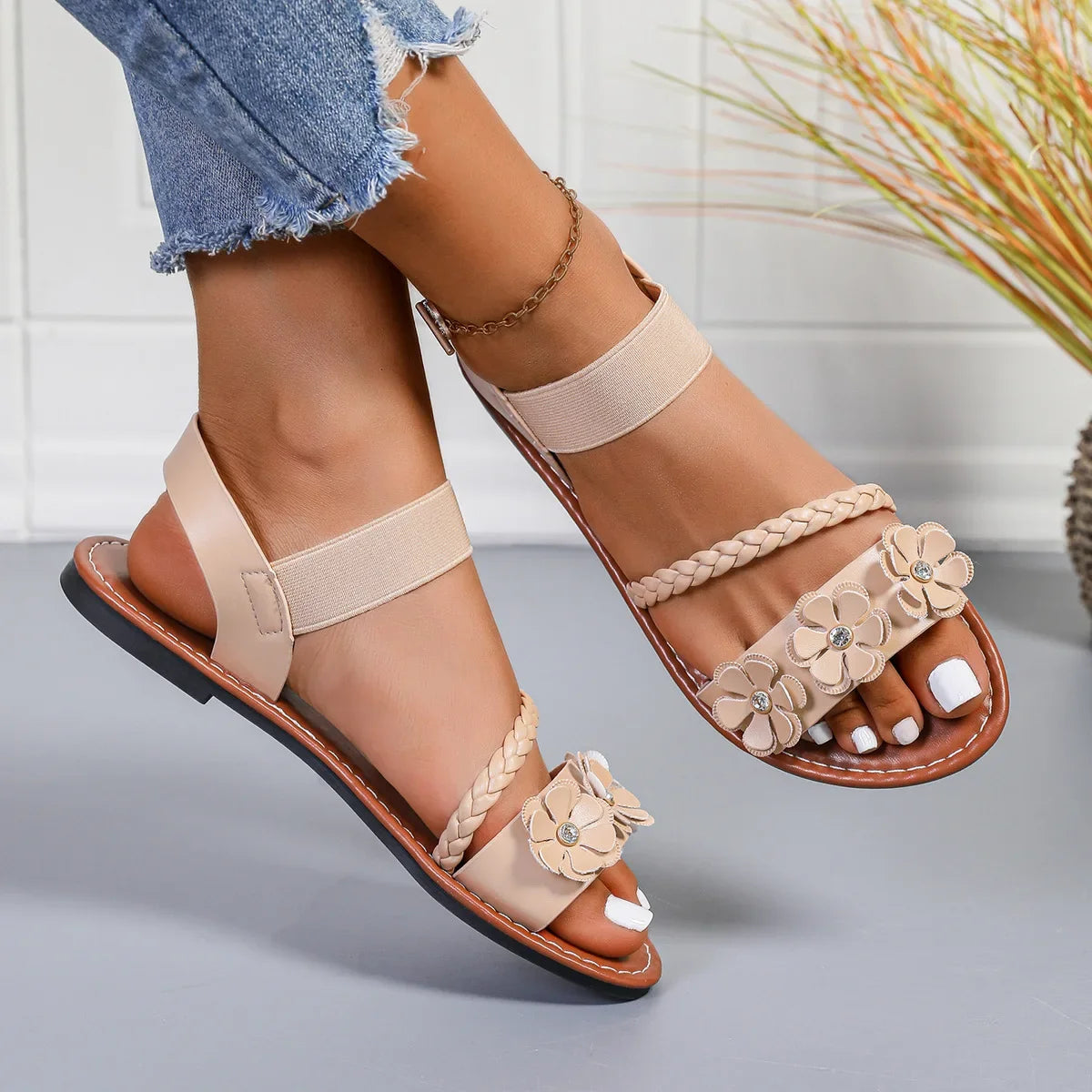 Women's SandalsNew Summer Casual Open-toed Women's Flats Fashion Floral Design Casual Comfortable Women's Sandals