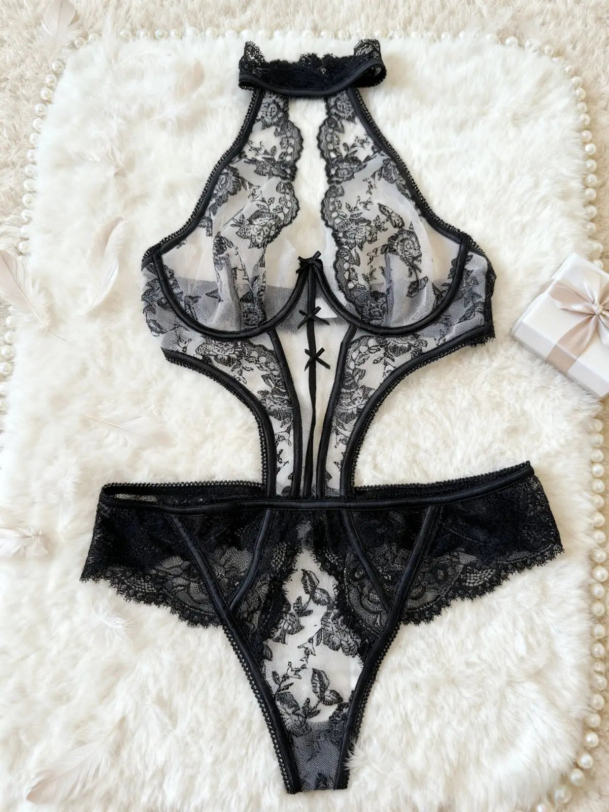 Toucheart Erotic Bodysuit Sexy Embroidered UnderwirePush-up Backless with Detachable Shoulder Straps See-through Halter Neck