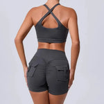Seamless Yoga Sets Sports Fitness Peach Hip-lifting Pocket Shorts Cross Beauty Back Vest Suits Workout Gym Shorts Sets for Women