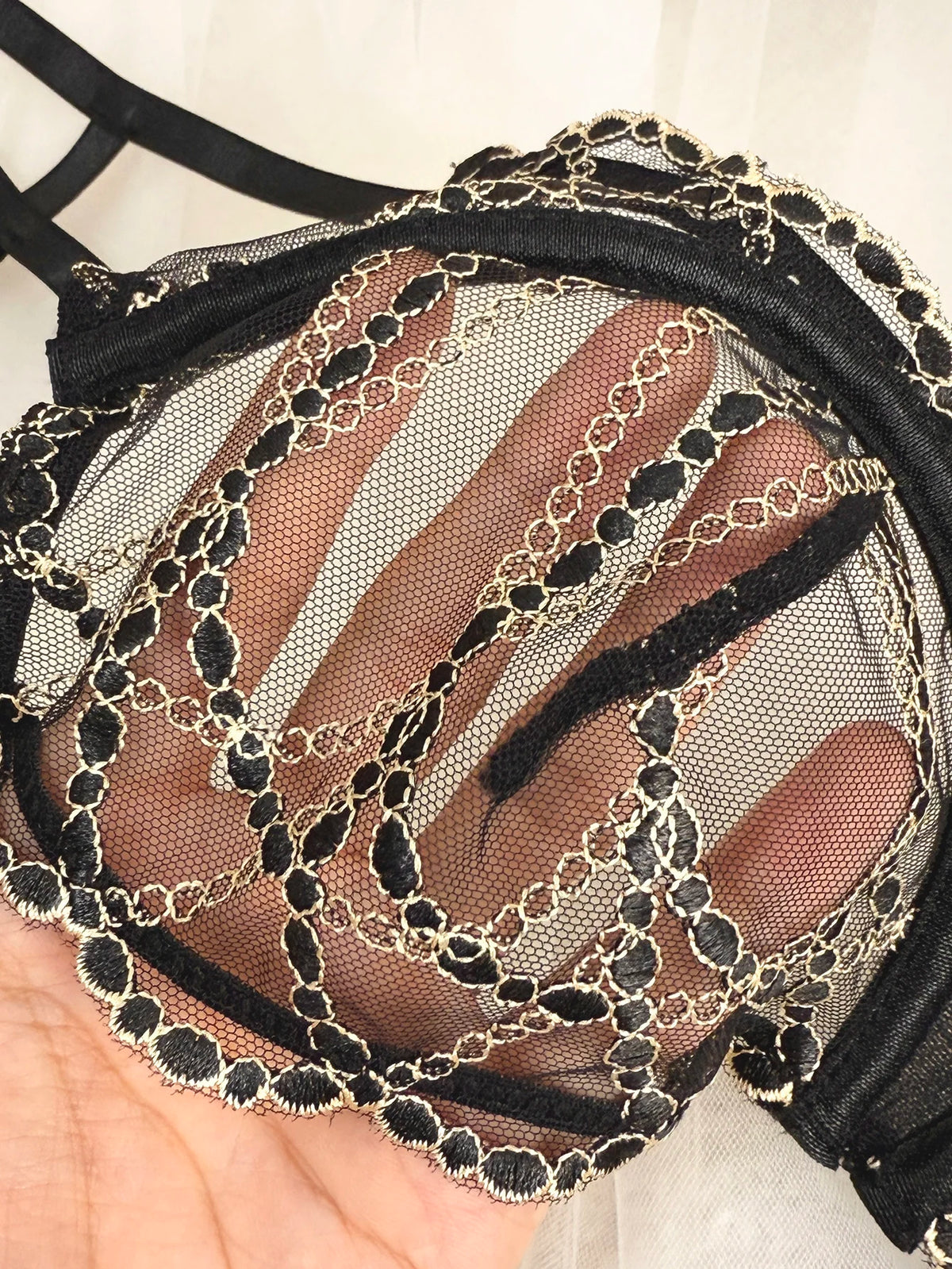 French Style Sexy See-through Lace Underwear Set with Gold Chain High-end Luxury Women's Bra And G-string Set