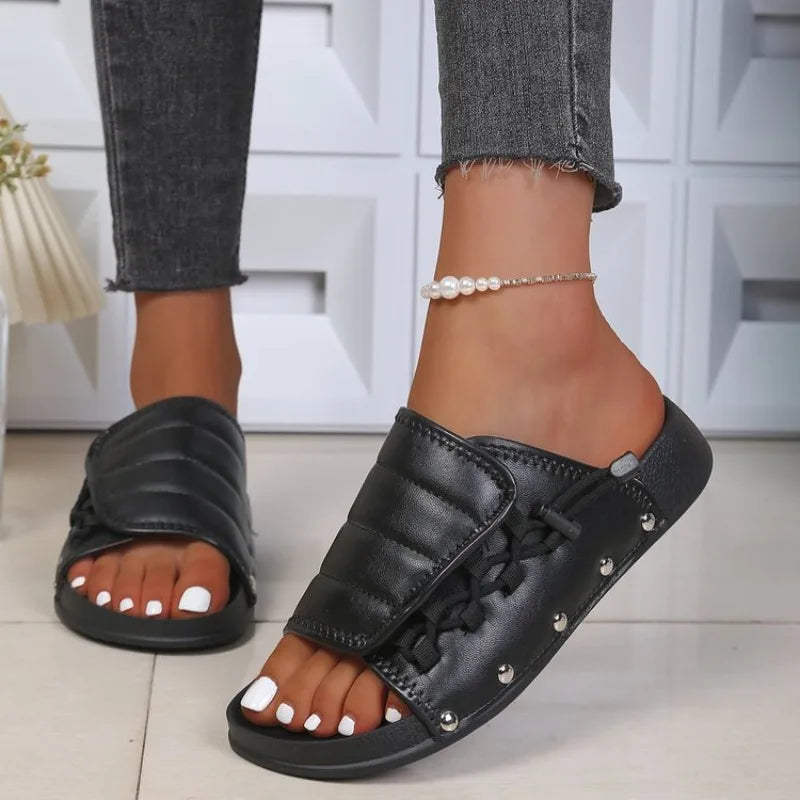 Women Slippers Flats Platform Sandals Female Summer New Designer Studded Beach Slippers Fashion Casual Flip Flops