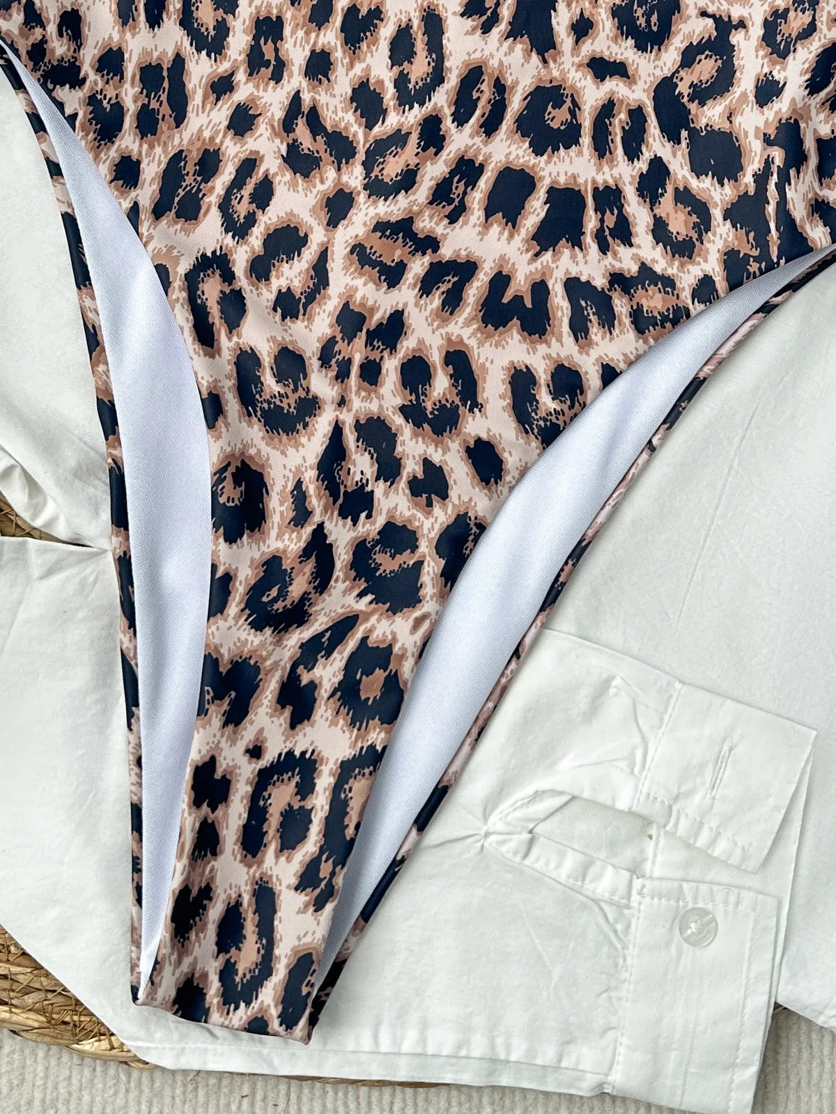 Vintage Brown Leopard Print Swimwear Women Metal Chain Strap Slim Tummy Control One Piece Swimsuit Holiday Bathing Suits 2026