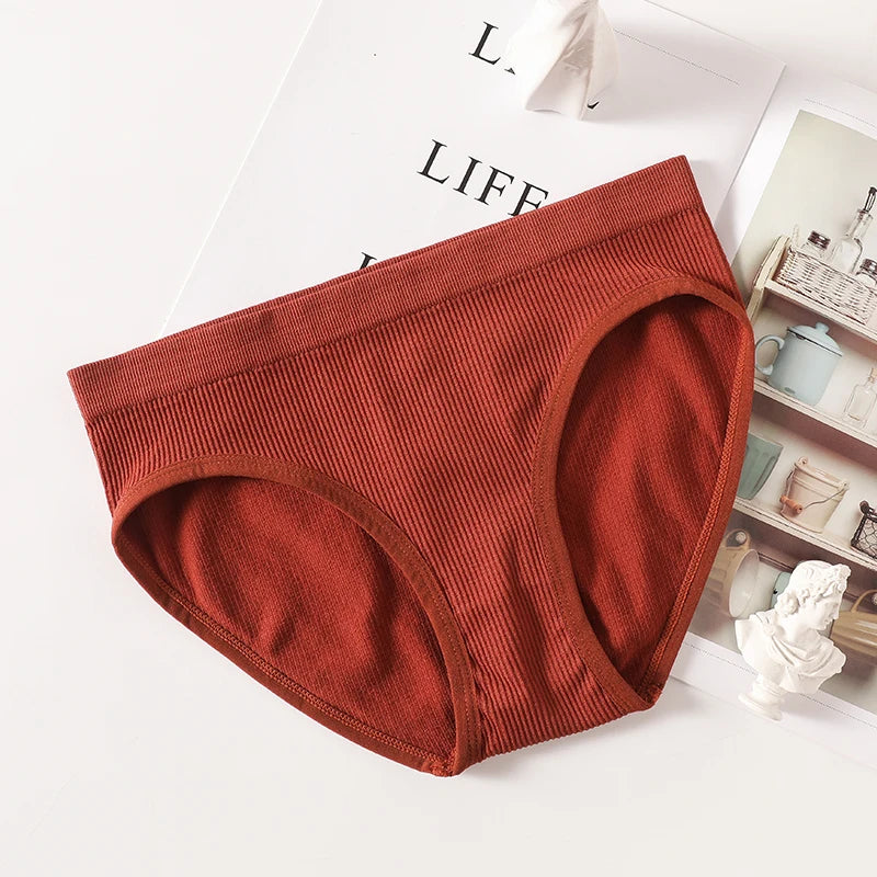 Women's Panties Low Rise Briefs Seamless Underwear Female Underpants Lingerie Sexy Ladies Panties M-L Comfort Intimate