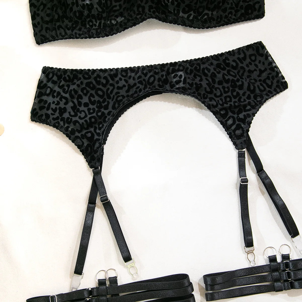 Toucheart 5-Piece Suit Sexy Underwear Suit Flocked Leopard Print Fashionable Hollow Sexy Lingerie Women Perspective Underwear
