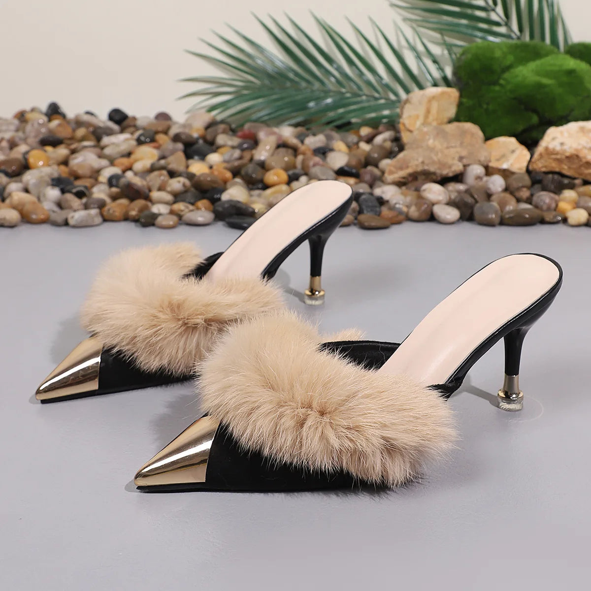 Women's Plush Mules High HeelsMetal Decoration, Pointed Toe Stiletto Sandals, Patent Leather Slippers, Fur Decoration, Sexy