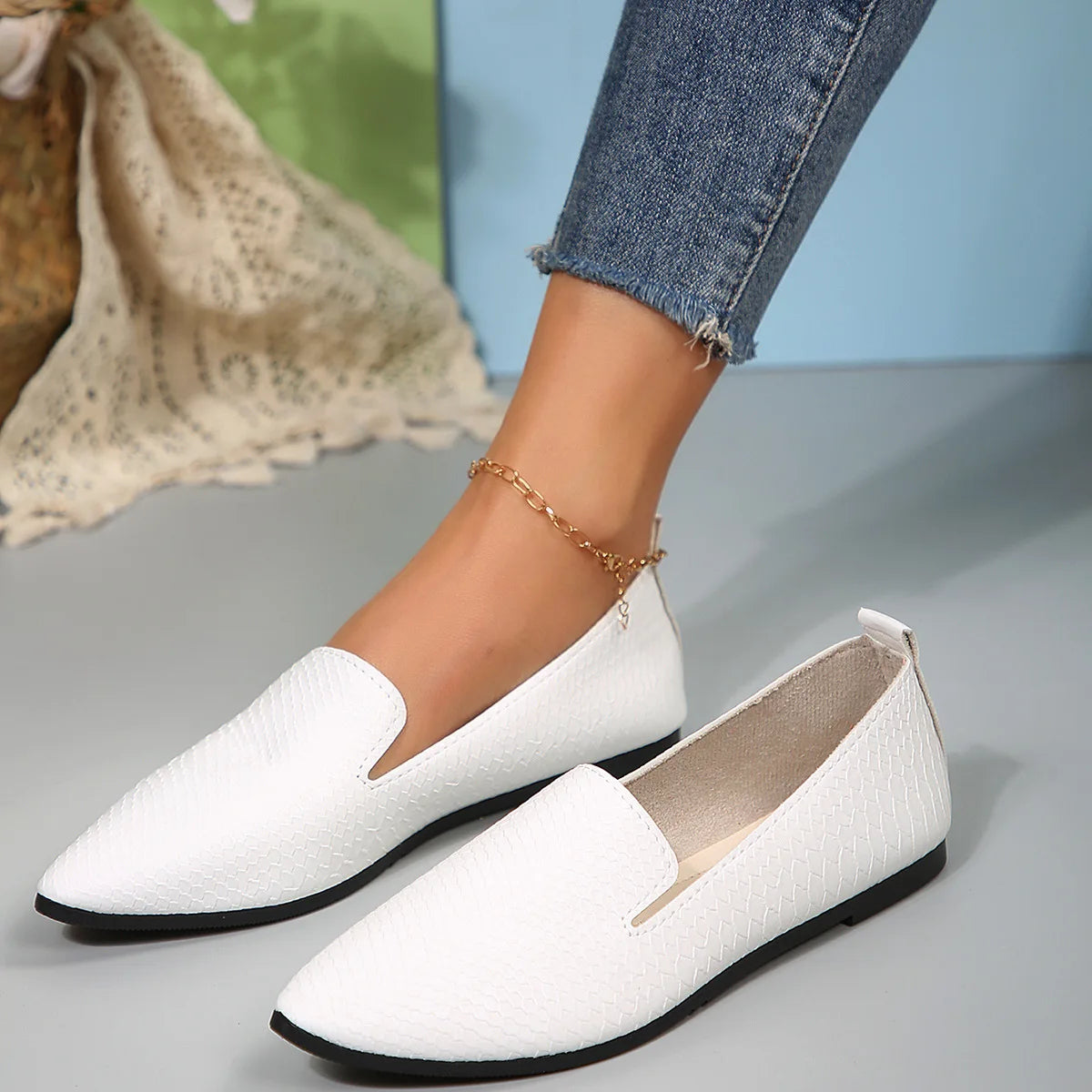 Summer Large Size 43 Women Shoes 2025 Simple Lightweight Flat Shoes Women Pointed Non Slip Soft Sole Casual Shoes Women Loafers