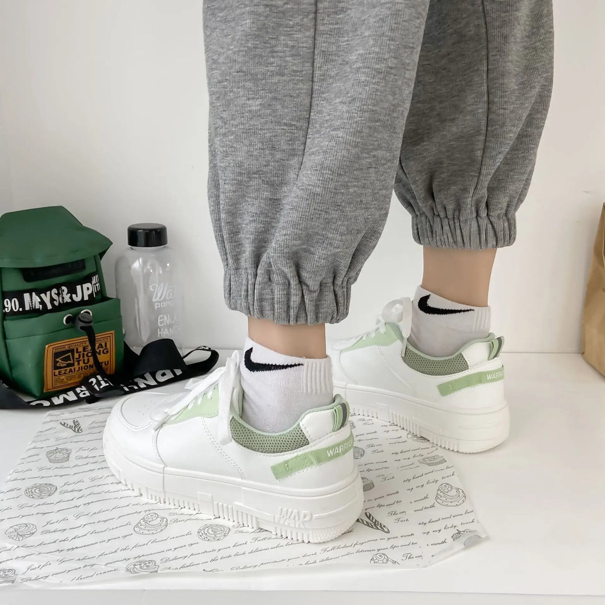 2022 Fashion Spring New Designer Hot Sale White Shoes Female Platform Sneakers Women Tenis Feminino Casual Female Shoes Woman