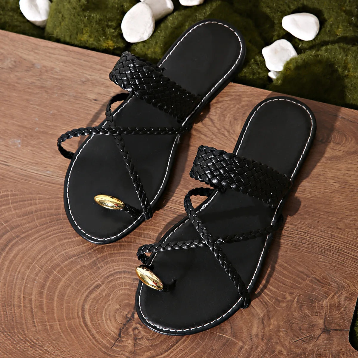 Fashion Gold Clip Toe Sandals Women Summer Flat Heels Beach Flip Flops Woman Plus Size 43 Lightweight Outdoor Slippers