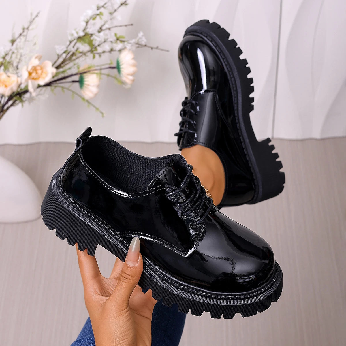 Women Patent Leather Oxford Shoes Lace Up Chunky Lug Sole Round Toe Platform Casual Office Daily Shoes