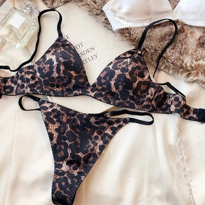 Summer Women Underwear Set Sexy Silken Triangle Cup Wireless Bras French Bralette Seamless Intimates Bra and Thong Lingerie Set