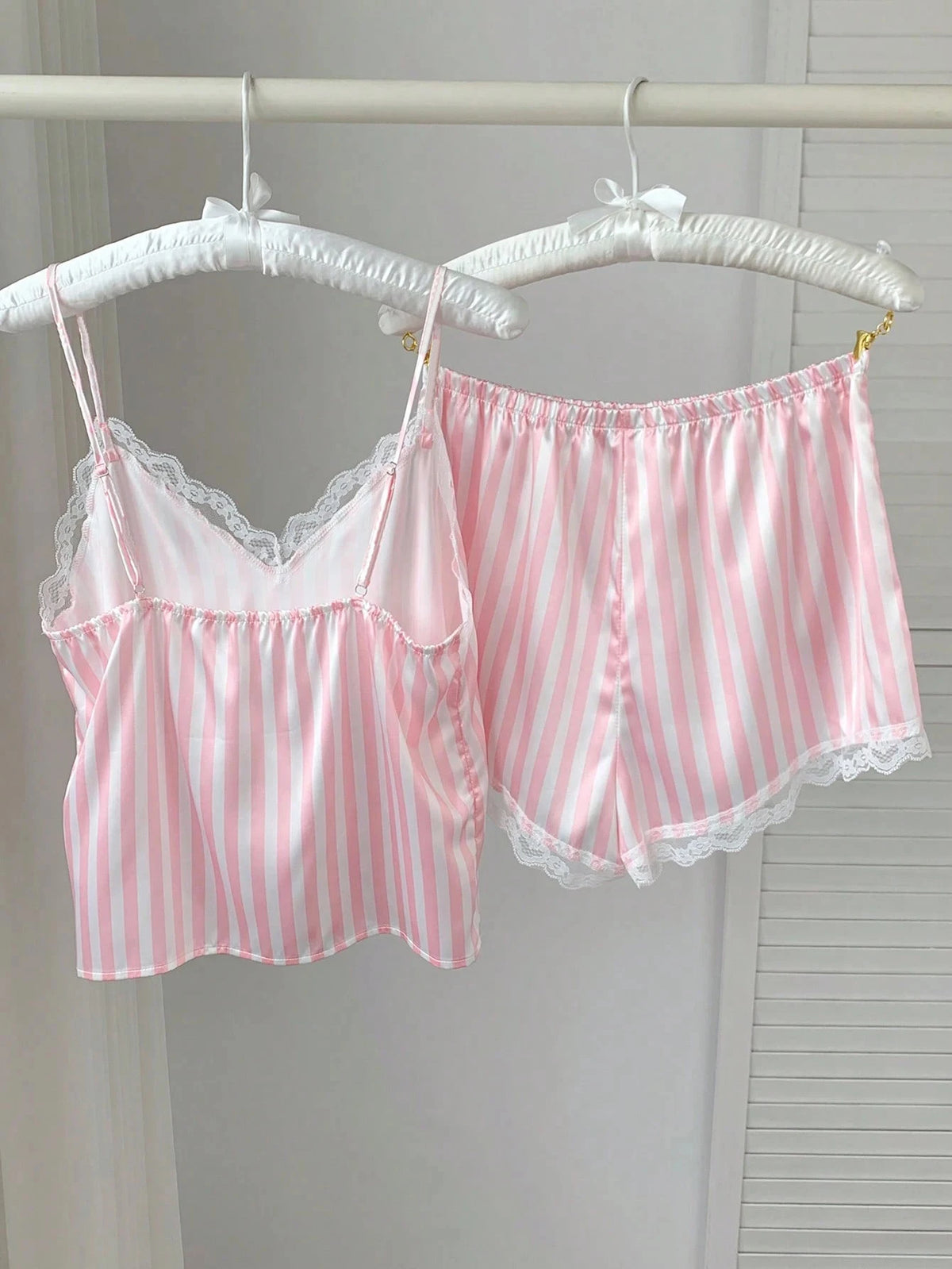 Two Piece Women's V-Neck Sexy Lace Suspender Pajama Satin Silk Intimate Lingerie Pink Stripe Sleewpear Pijamas Suit Summer New
