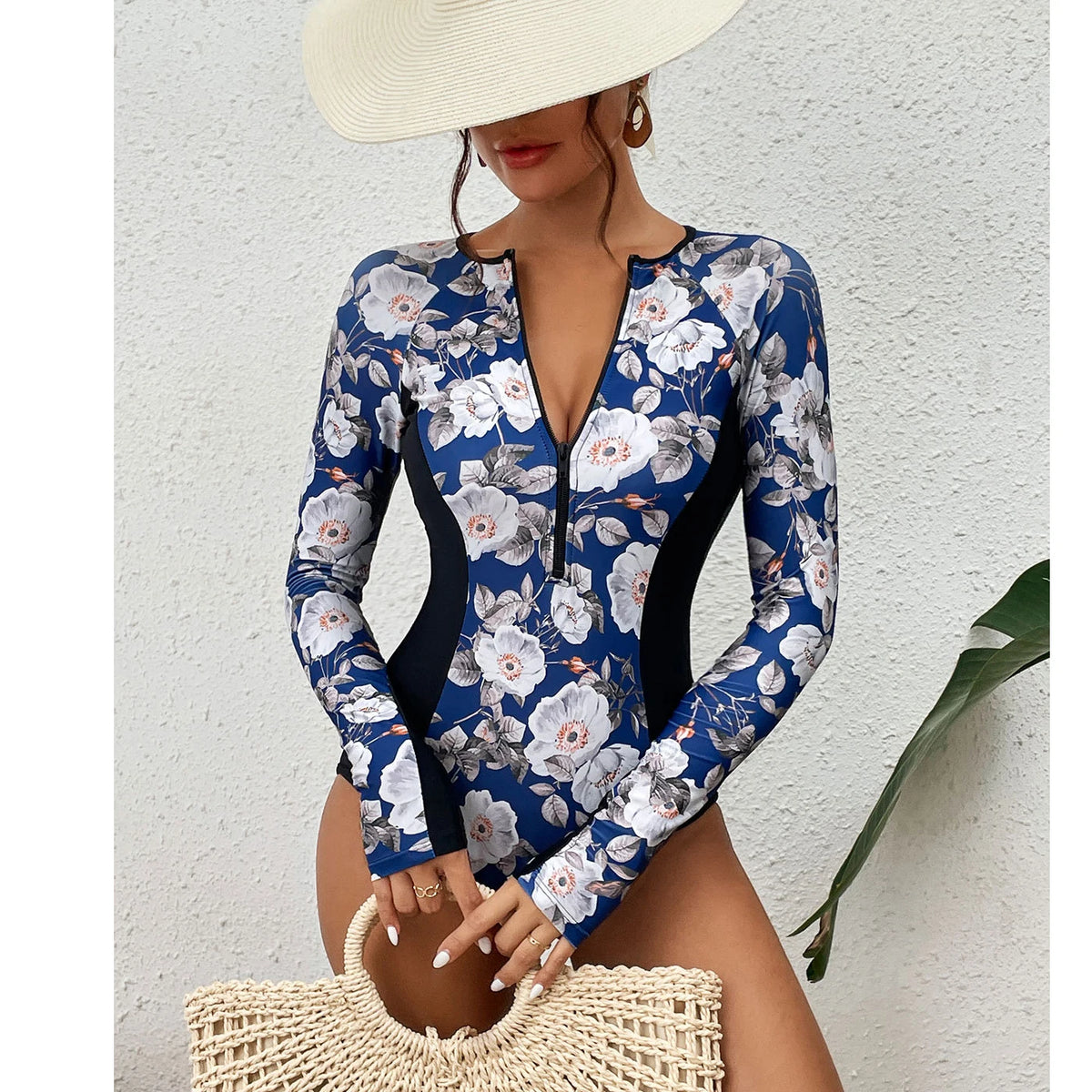 2026 Surfing Sport Swimsuit Long Sleeves Women One Piece SwimsuitSwimwear Solid Monokini Bathing Suit Tropical Bodysuit Female
