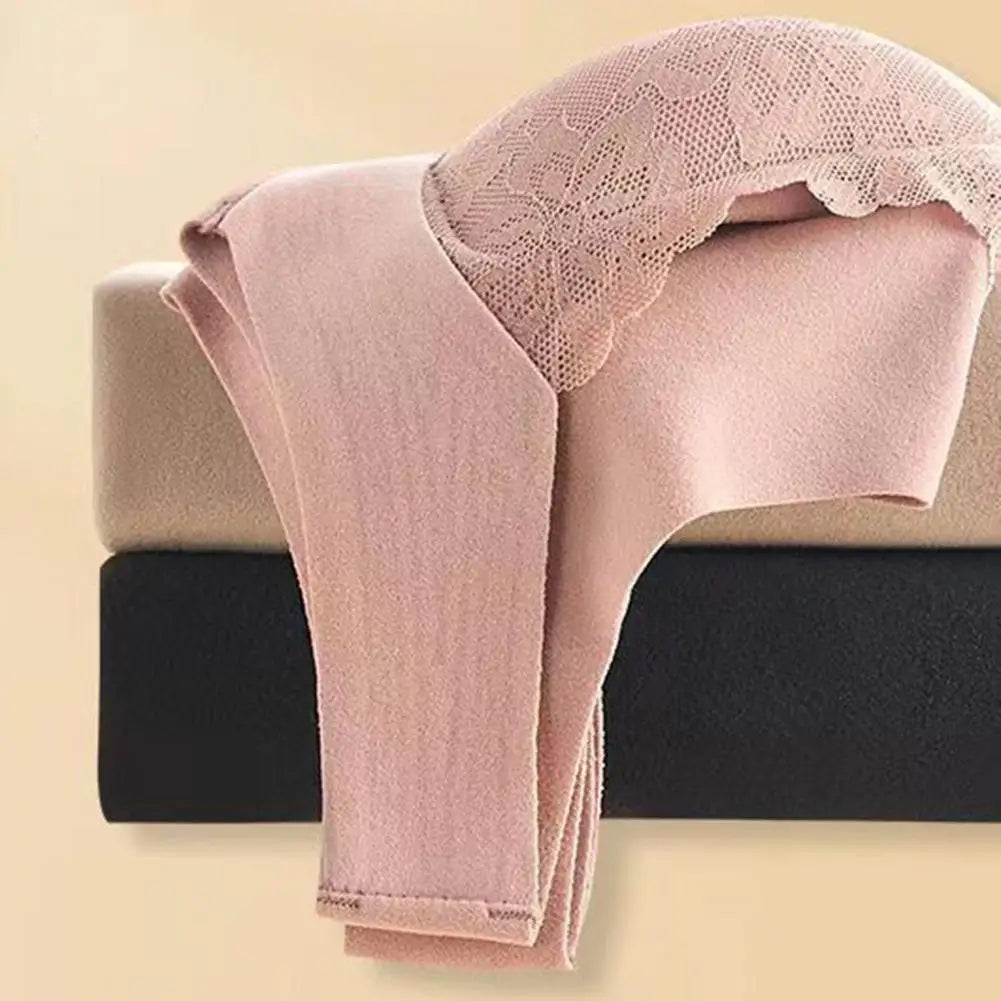 Warm Camisole Undershirts Sleeveless Thermal Tank Top for Women Fleece Lined Lace V Neck Base Layer with Built in Bra