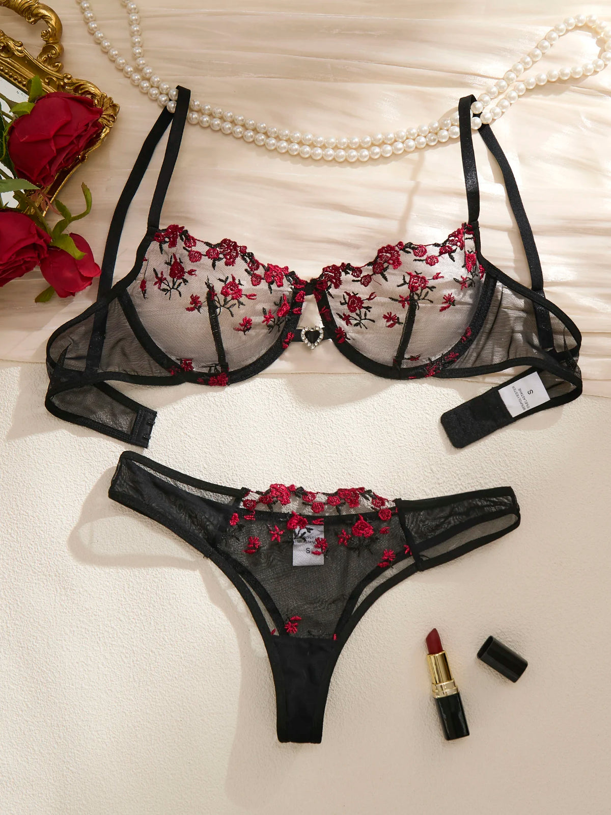 BlackRed Embroidered Floral Lingerie Set - Sexy Bra And G-string Combo with Heart Decoration Underwear Set for Women ZA824028