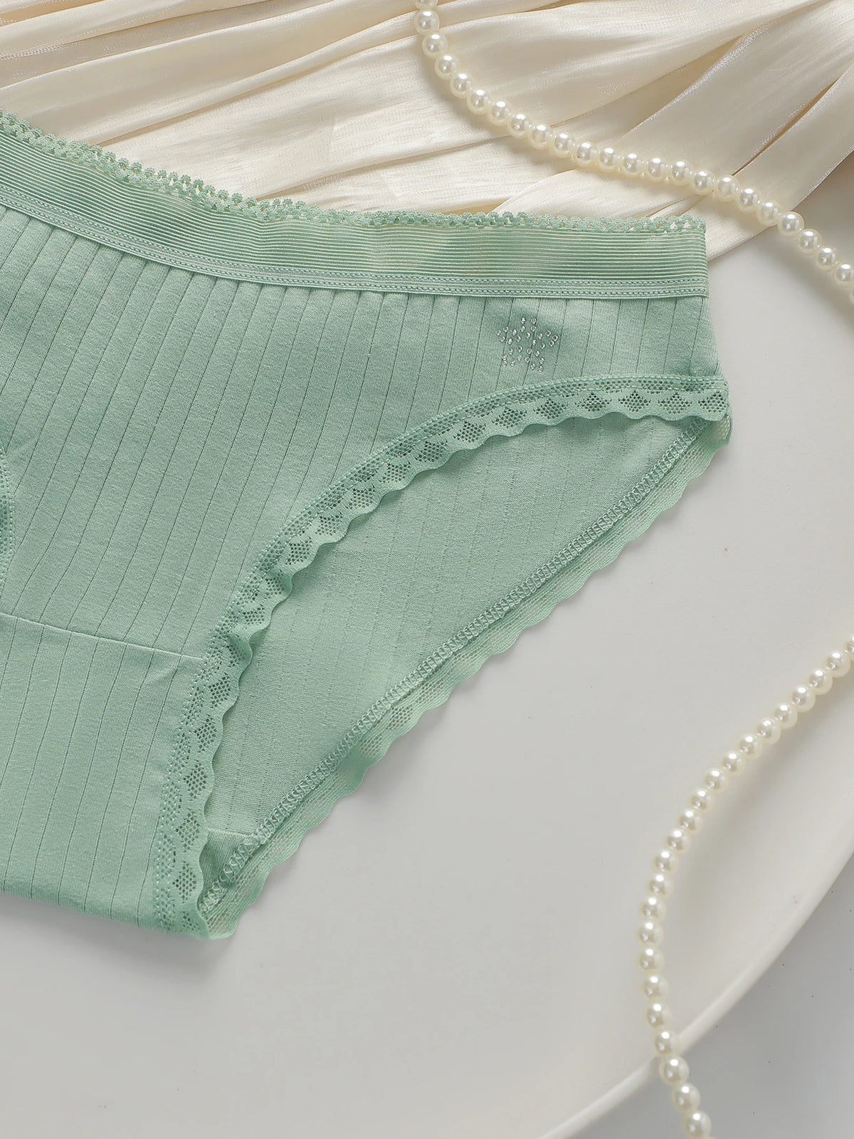 Women Ribbed Cotton Briefs Lace Trim Mid Waist Panties Soft Breathable Rhinestone Star Decor Ladies Daily Basic Underwear W134