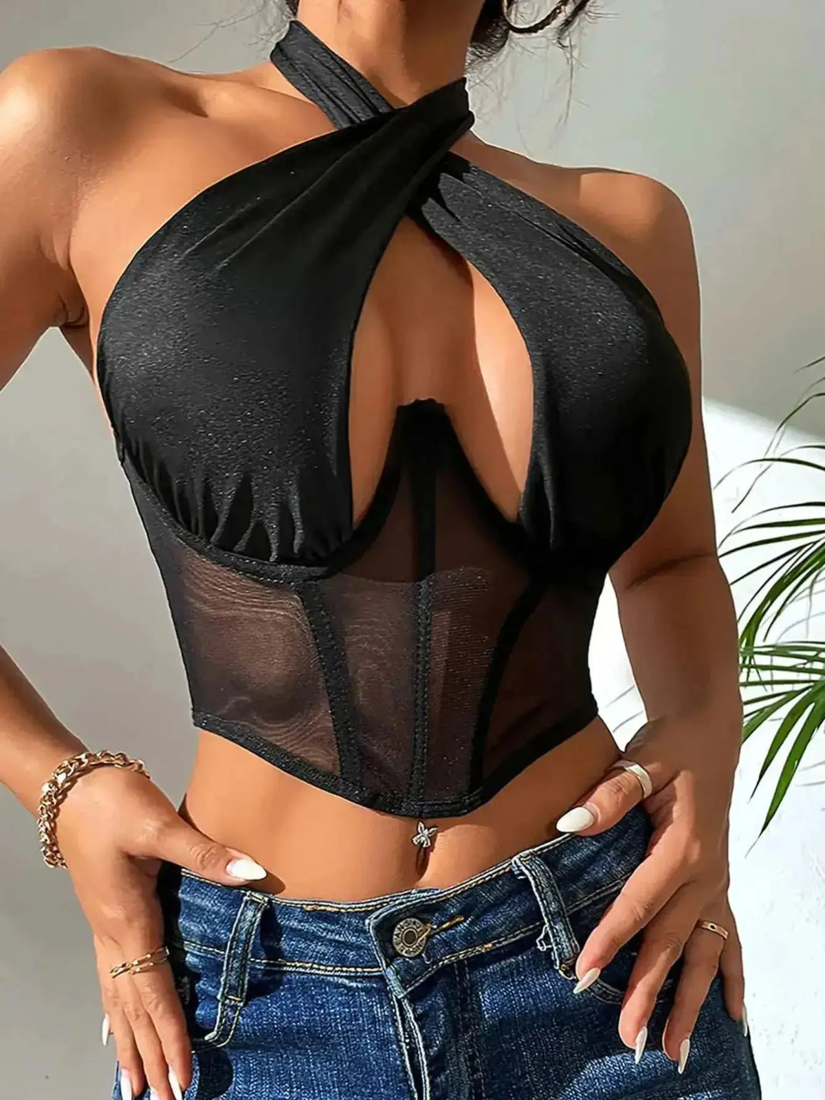 Women's Sexy Backless Cross-Strap Fishtail Bra, Hot Girl Style, Can Be Worn as an Outer Crop Top, Classic and Versatile.