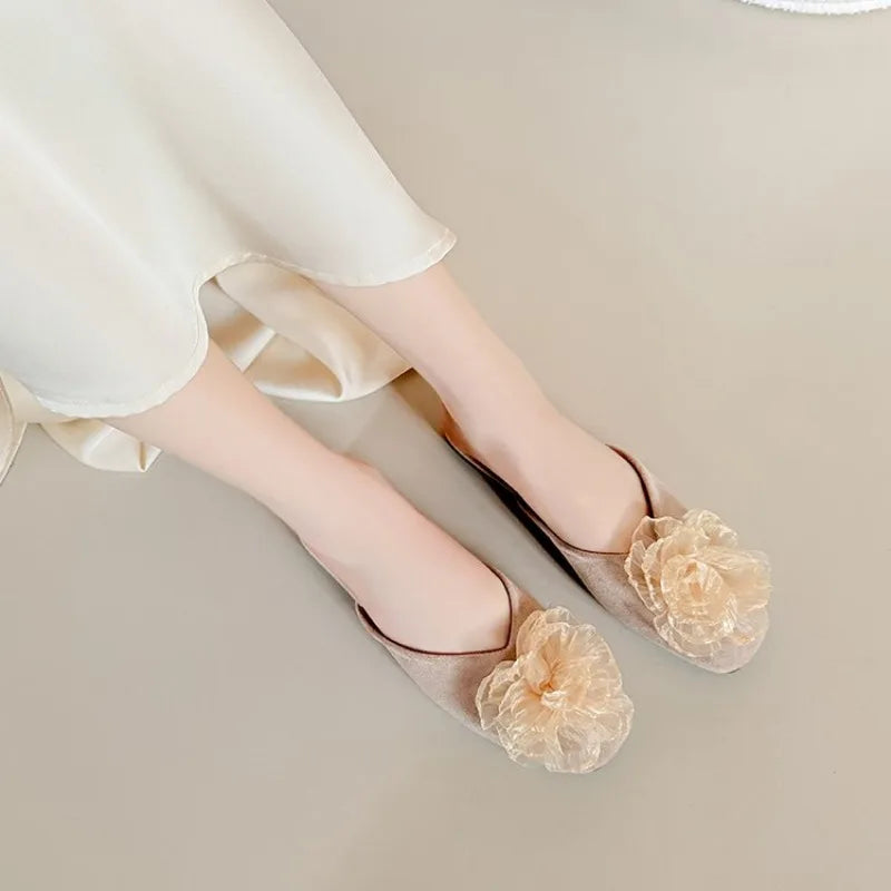 Women's Slip-On Sandals 2026Summer New Floral Closed-Toe Half Slippers,Elegant Style,Perfect with Dresses,Gentle Summer Footwear