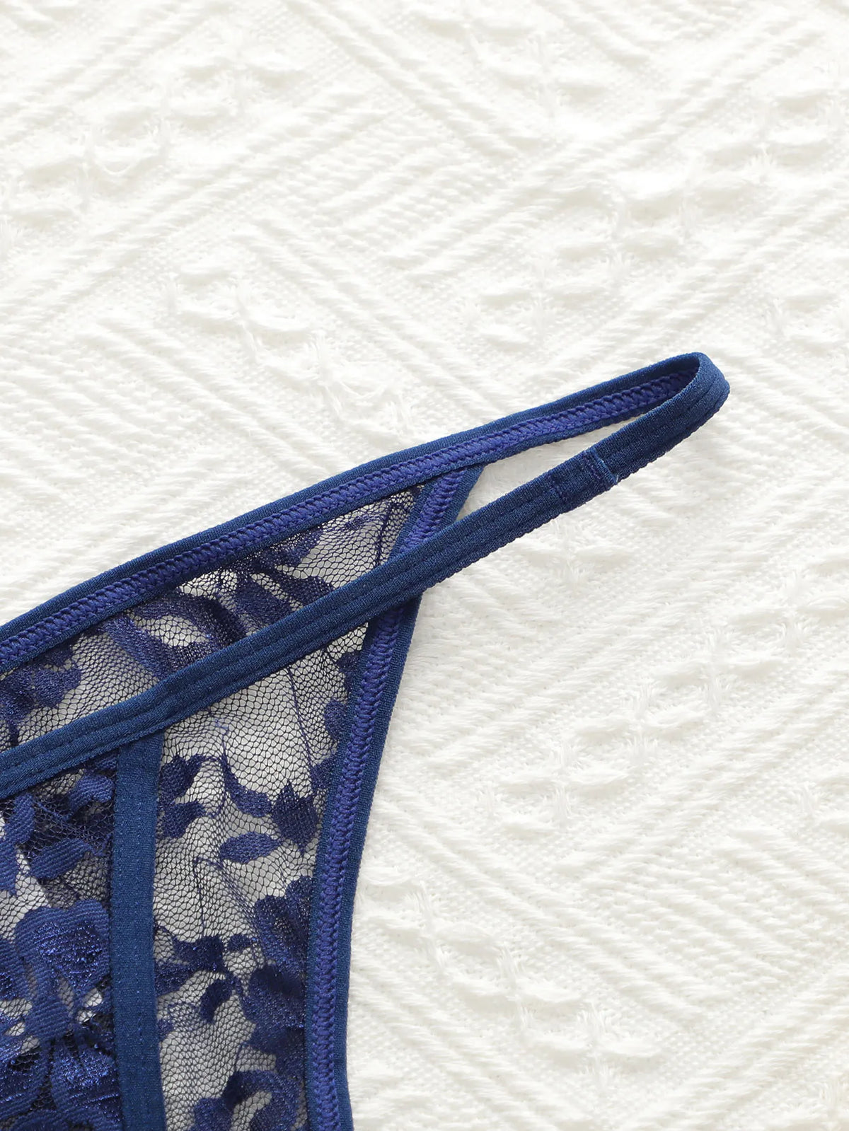 3-Pack Multi-Color Lace Thong Low-Waist Seamless Hollow Easy Wash Quick Dry Comfortable Fitting Underwear C305