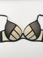Sexy Anti-Gathering Deep V-Shaped Bra with Soft Underwire for European and American Markets, Designed to Lift and Gather Side Breasts, Enhance Small Busts, and Make the Chest Appear Larger