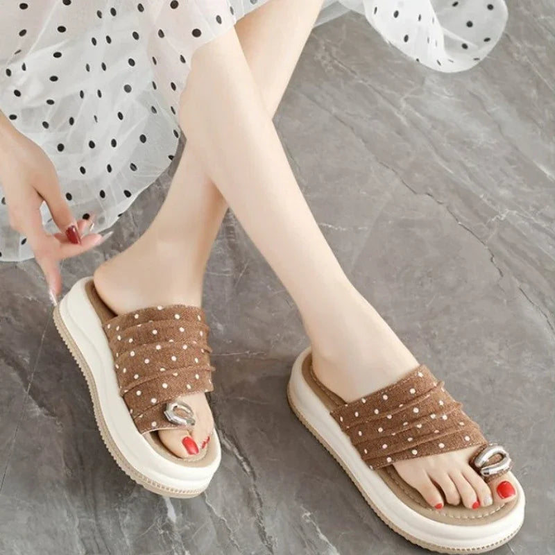 2026Women Beach Slippers New Summer Open Toe Sandals Non Slip Casual Outdoor Flip-flops High Platform Footwear