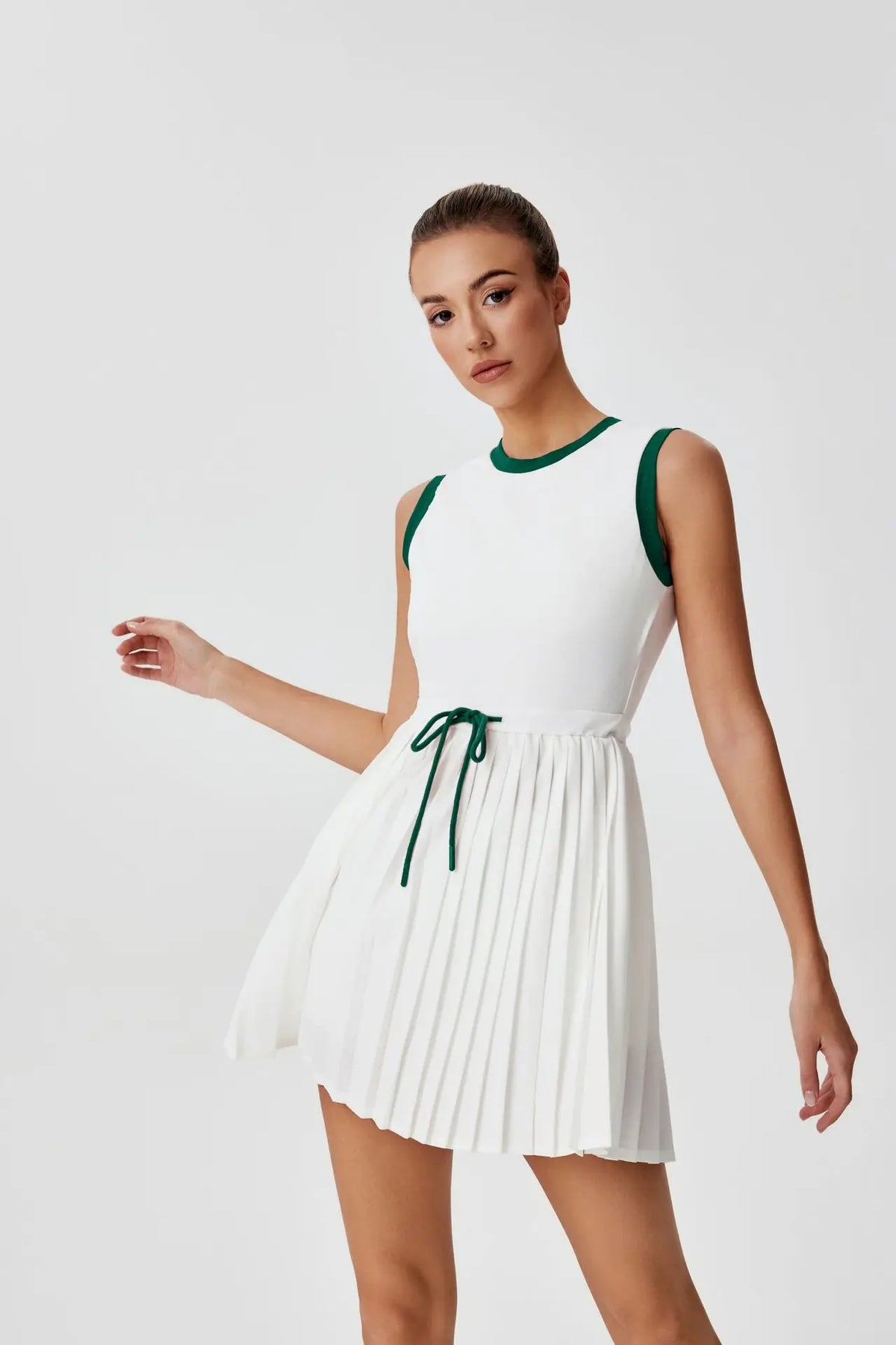 Summer Round Neck One-piece Tennis Dresses for Women White Contrast Sleeveless Drawstring Built-in Shorts Fitness Pleate Skirt