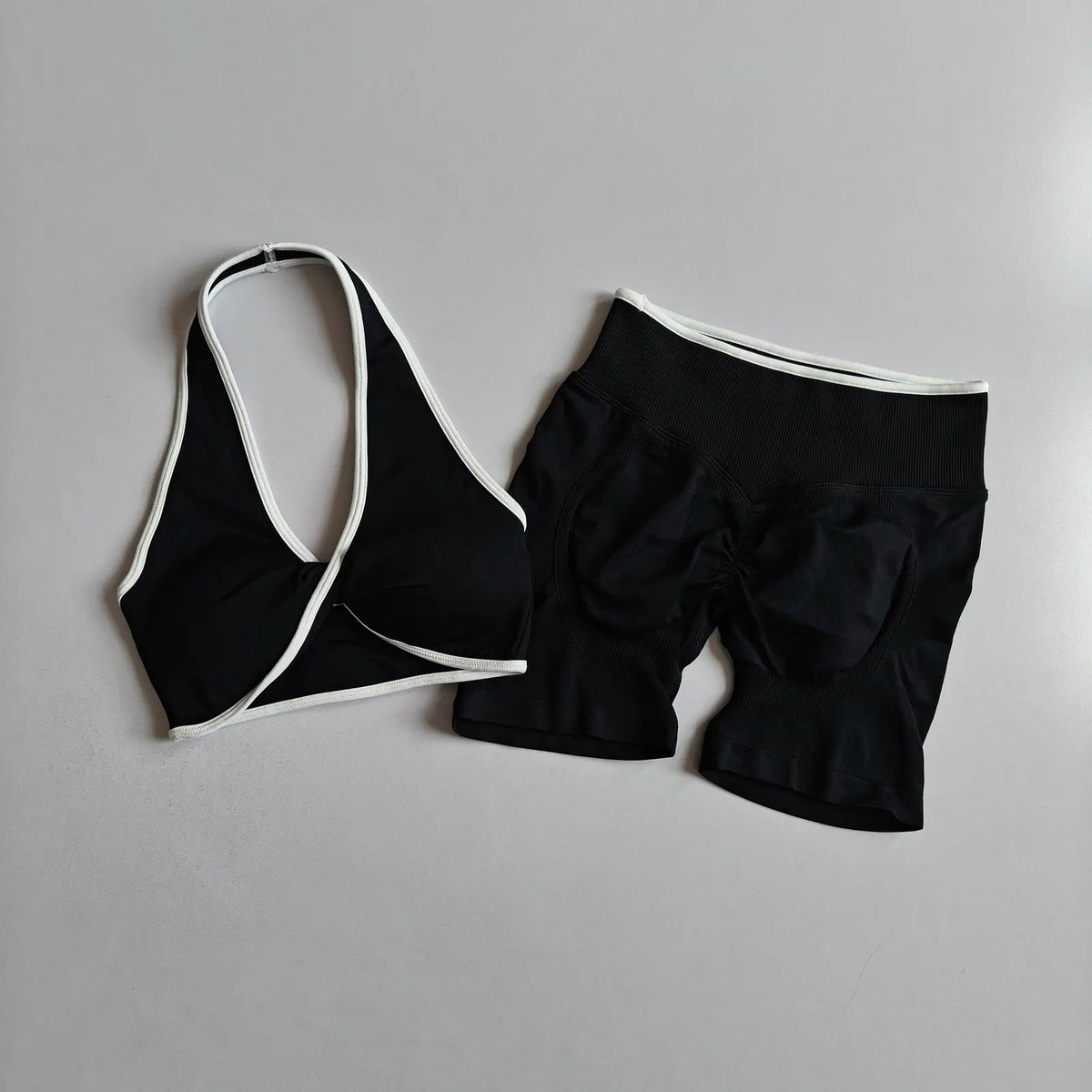 2pcs Women's Seamless Push-up Sports Vest Bra Set with High Elastic Hip Lifting Shorts for Running Aerobics Yoga