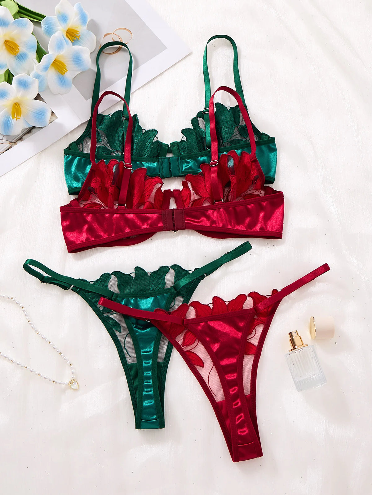 Embroidered Print Pajama Set - A Set Featuring a Floral Design Suitable for Women, a Sexy Bra ZA824031