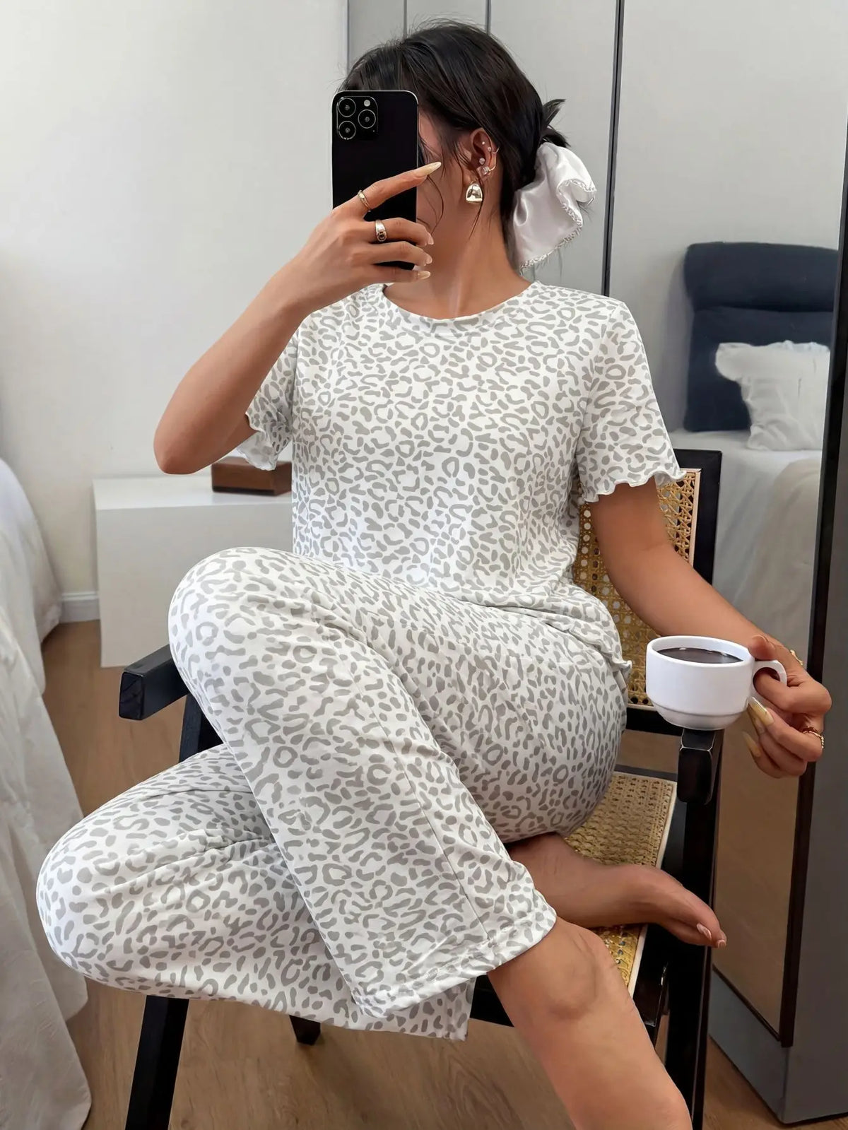 New Fashion Leopard Printed Short-Sleeved Pajamas Set Women's Sleepwear Casual Loose Tops and Trousers Set Loungewear