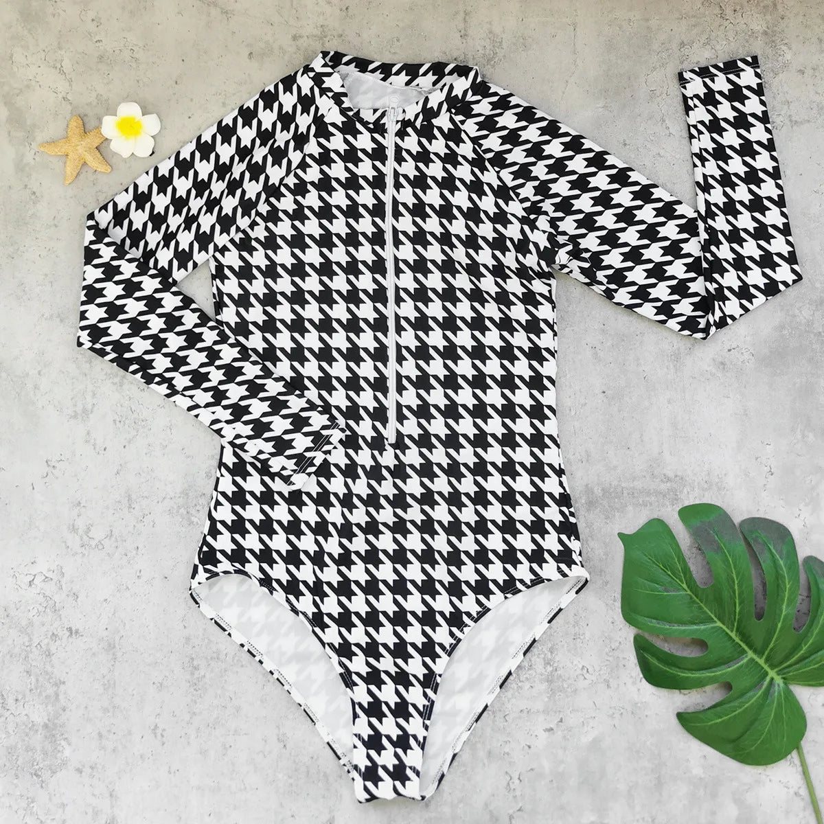 Black and Print One Piece Swimsuit Long Sleeve Swimwear Women Bathing Suit Retro Swimsuit Vintage One-piece Surfing Swim Suits