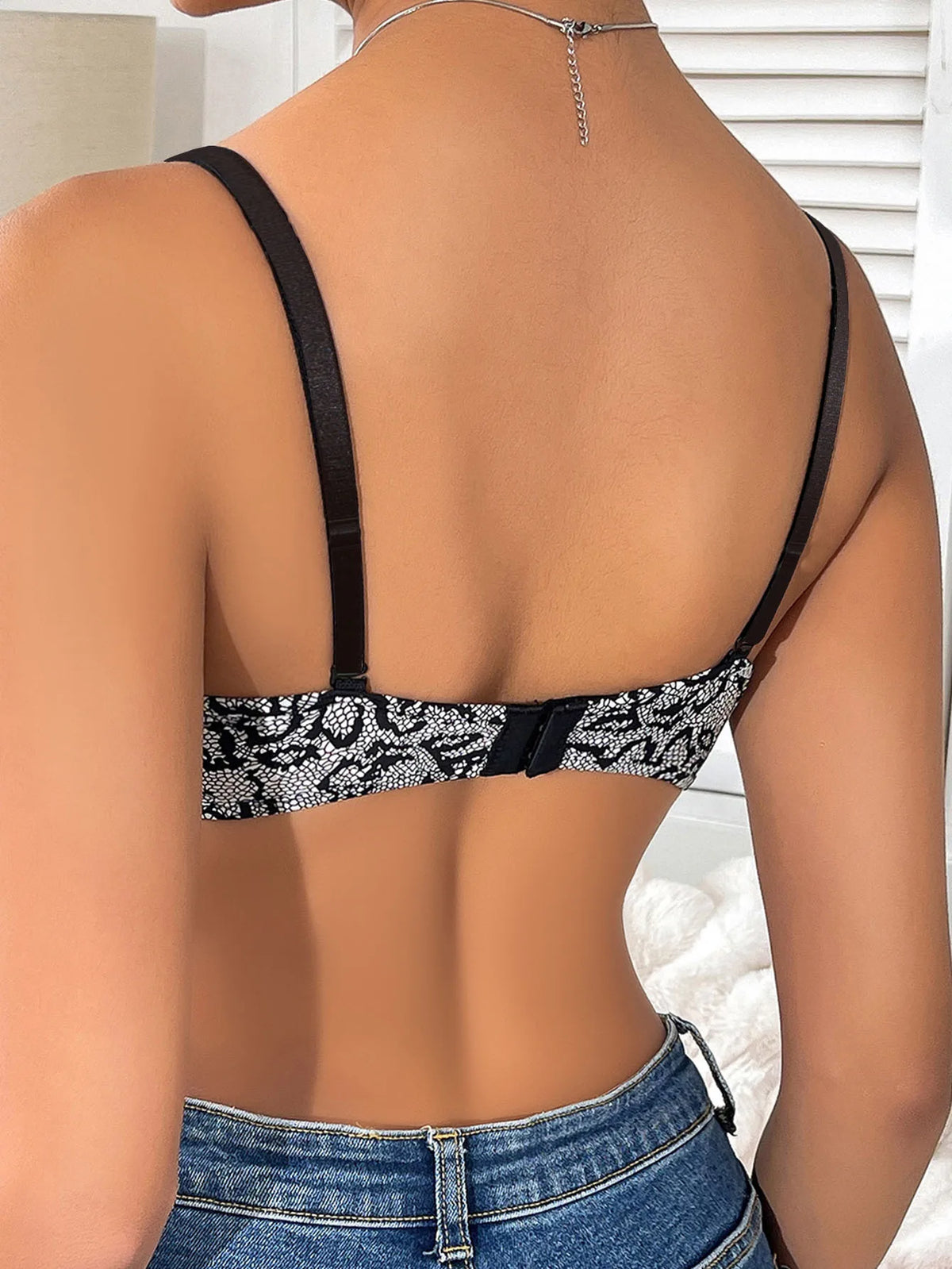 New U-Shaped Push-Up Bra for Women, Sexy Deep V Anti-Sagging Bra, Seamless and Traceless, Cross-Border European and American Style, Sexy Thin Leopard Print Bra