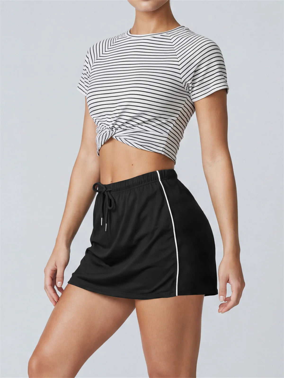 Women's Yoga Outfit Set Black Stripe Tennis Skirt Workout Clothes Short Sleeve O Neck Sports T Shirts Mini Skorts Fitness Sets