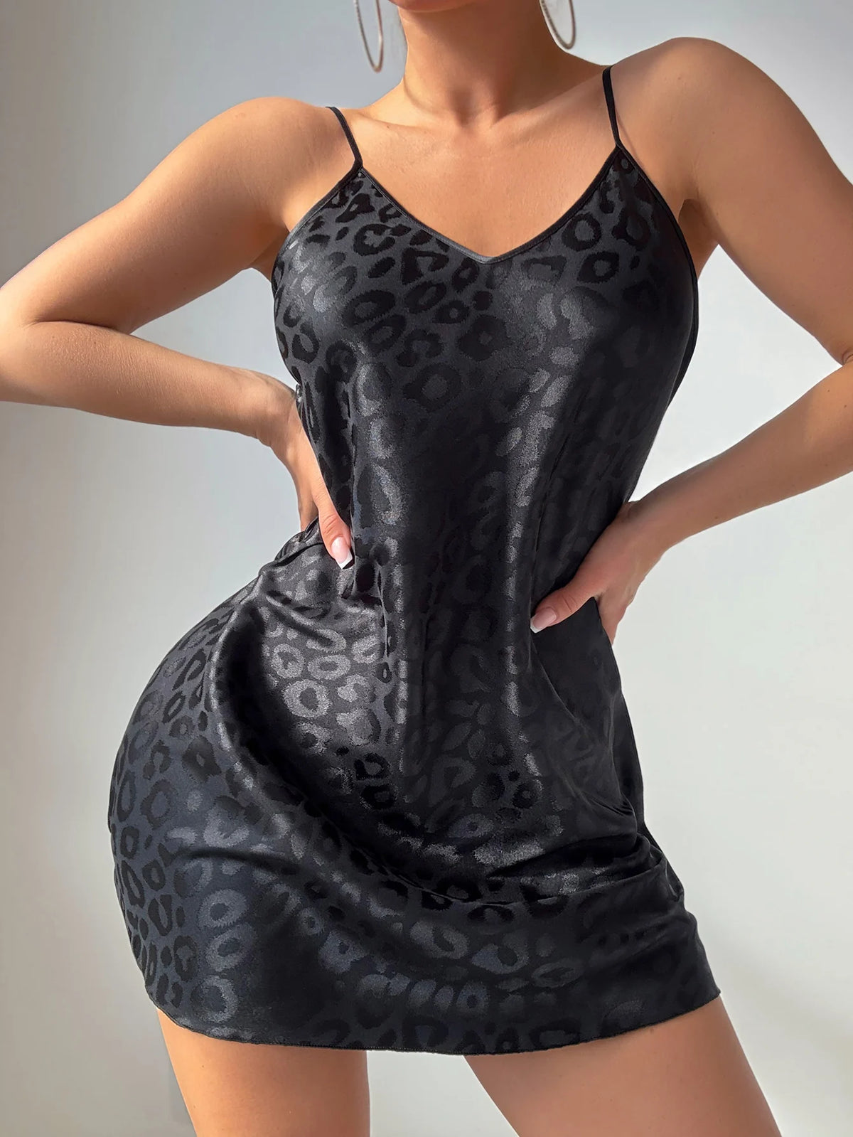 Summer Elegant Leopard Print Women Nightdress V Neck Simple Sexy Sleepwear for Home Relaxation and Party