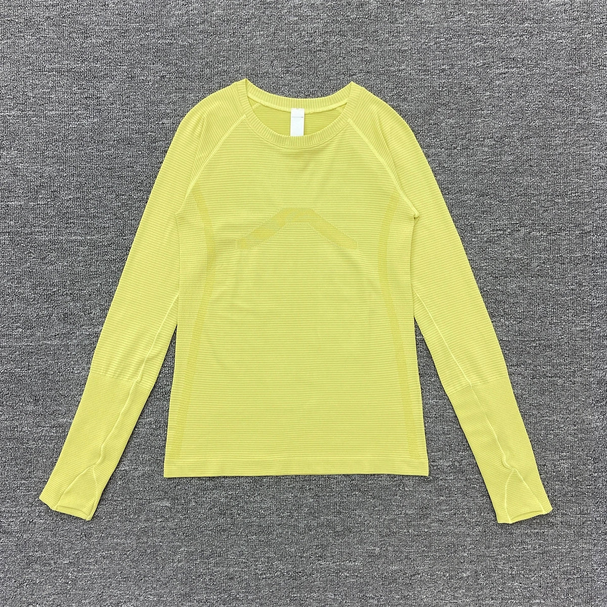 Women's Slim Fit Long Sleeve Yoga Sports Top Breathable Stretch Seamless Pilates Training T-Shirt Fitness Running Shirt T-shirt